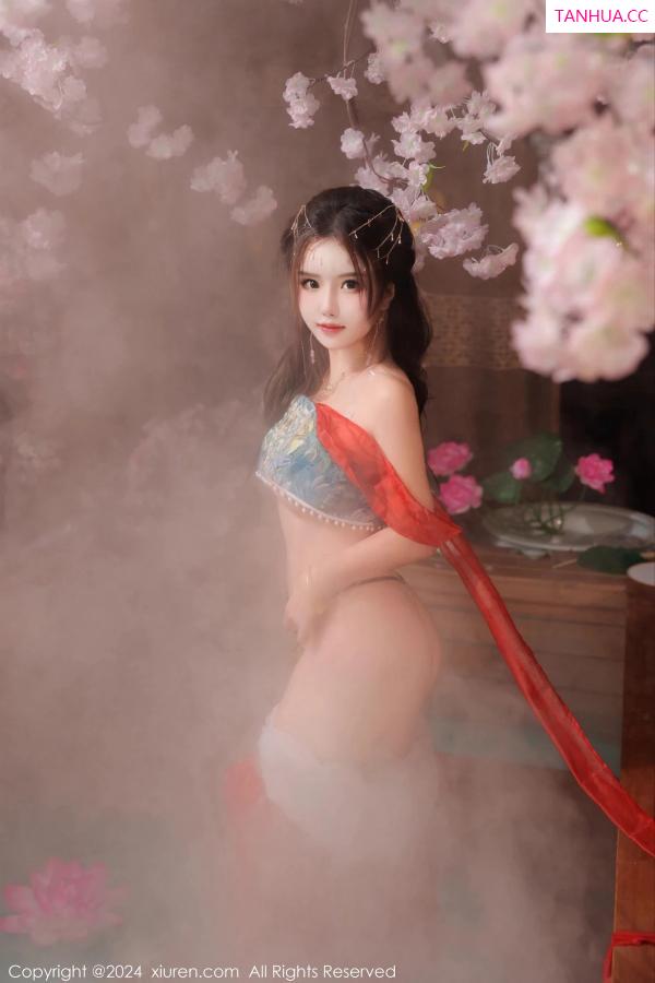   [XiuRen]高清写真图 2024.02.27 No.8146 小薯条nienie 性感美腿第38张图片